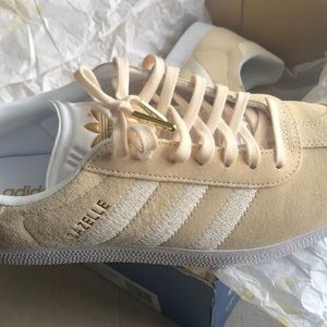 NWT Adidas Gazelle Size US7